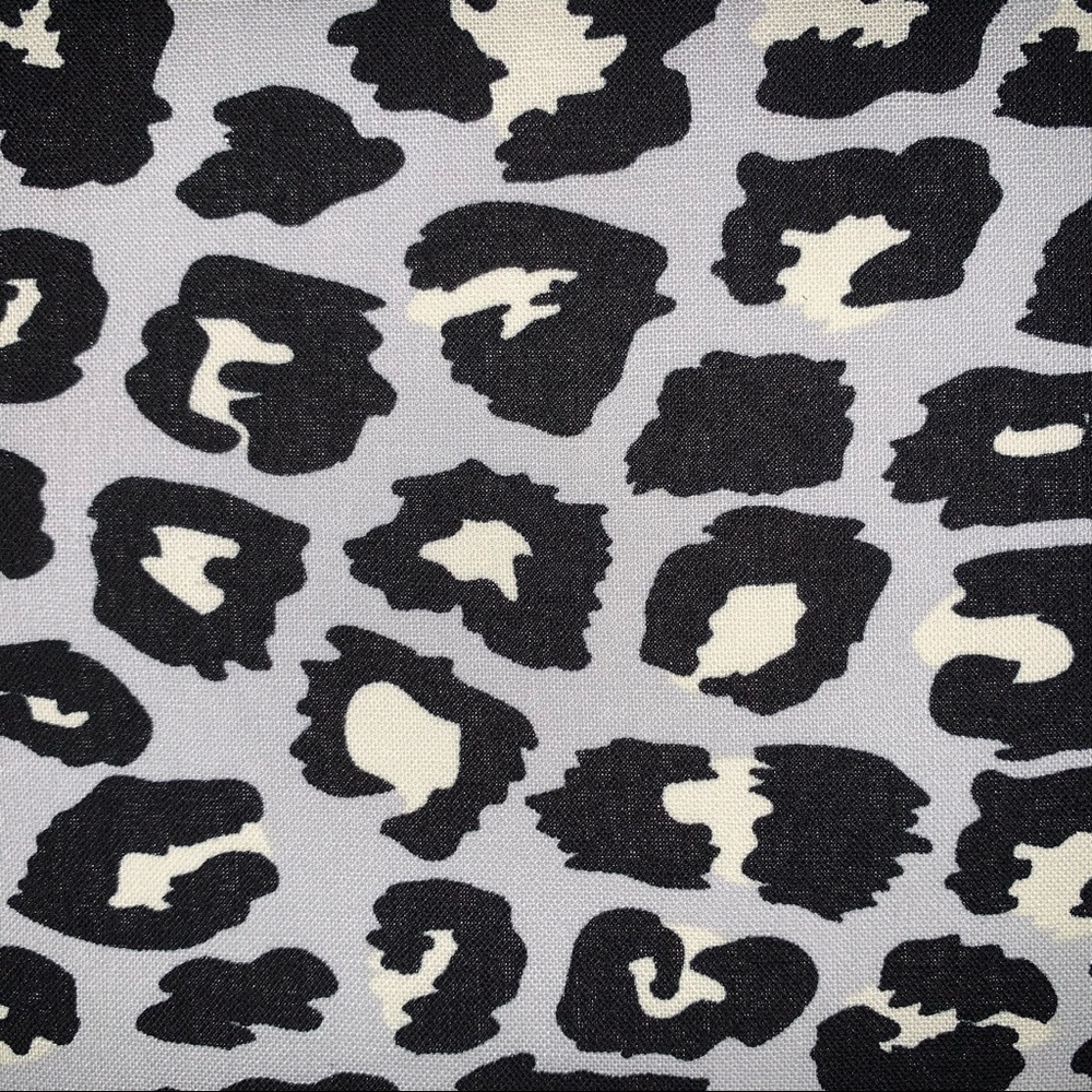 Black and grey cheetah mask